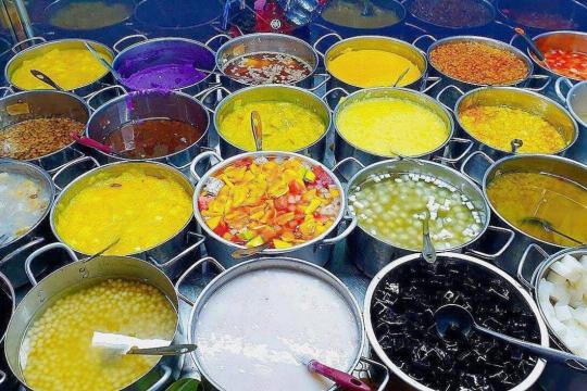 5 món đặc sản Huế – ăn một lần là nhớ trọn đời, mang hương vị cung đình chuẩn xịn 🎎✨